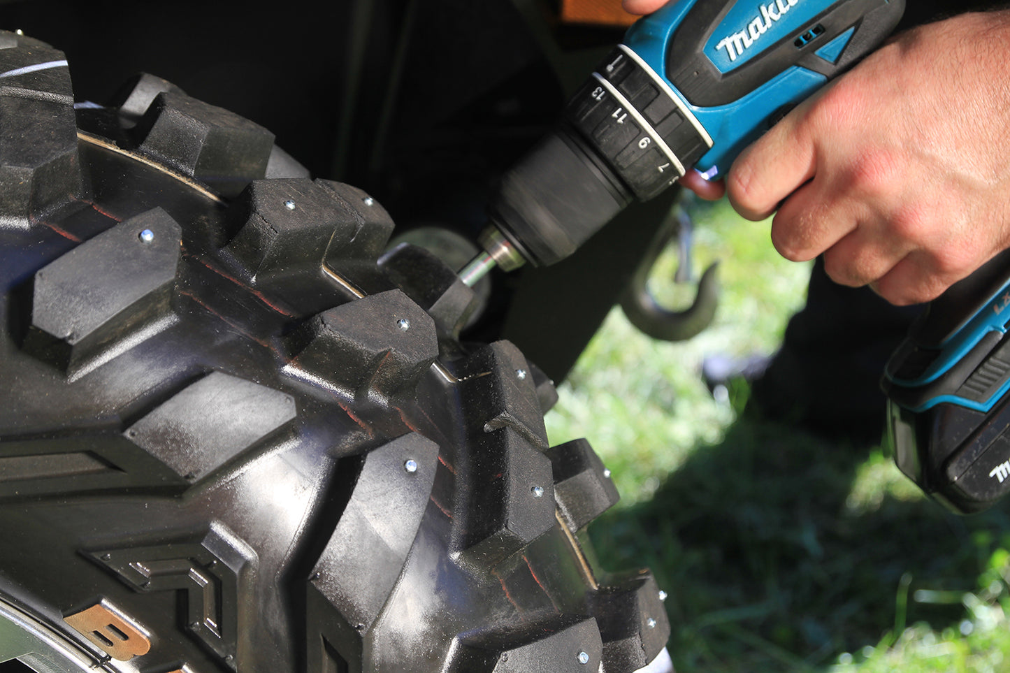 ST-11R iGrip standard racing studs providing precision traction and control on icy racing tracks